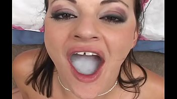 Достойнейшие порно клипы с тегом: из попочки в рот